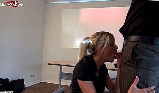 Большие Члены: Японская девушка (18 лет) отжигает, порно видео