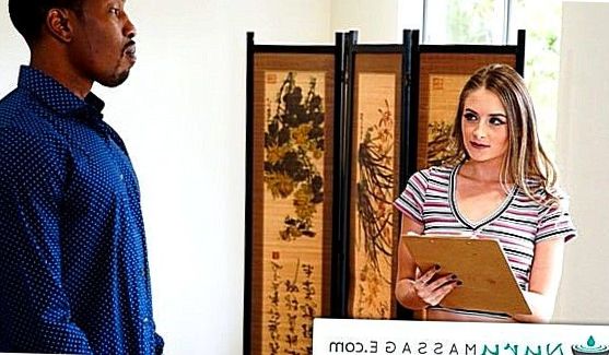 Большие Члены: Как написано, эдесь симпатяжка Laela Pryce впервые принимает одновременно два здоровых члена в свои тугие дырки, порно видео